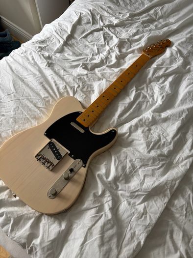 Squier Telecaster (Classic Vibes 50's) - Needs strings