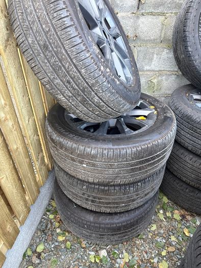 Land Rover 21 Alloy with tyres