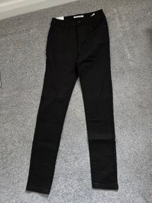 New with tags. Miss Bon Super flattering -5kg black skinny jeans. Size 36/S.