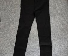 New with tags. Miss Bon Super flattering -5kg black skinny jeans. Size 36/S.