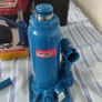 hydraulic bottle jack Image 5