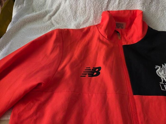 Liverpool Football Club Jacket 2017 to 2018 Childrens Large New Balance