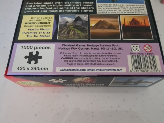 World's Smallest 1000 piece jigsaw - Tower of London