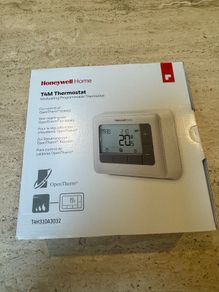 Honeywell T4M Thermostat