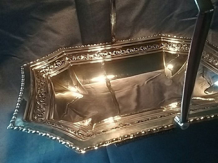EPNS Table Centre Pierced Basket
