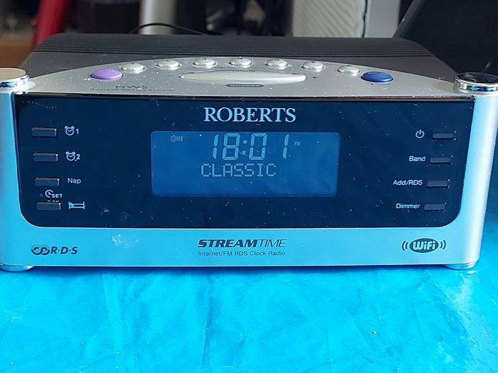 ROBERTS Streamtime FM RDS-Internet Clock Radio, in excellent condition
