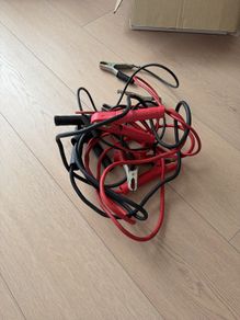 2 pairs of Jump cables