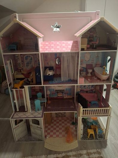 free doll house