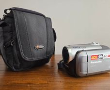 Panasonic SDR-H40 Camcorder