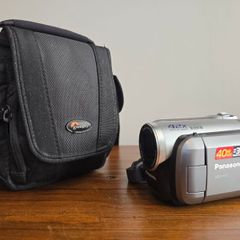 Panasonic SDR-H40 Camcorder