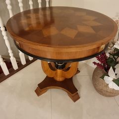 Antique style occasional table