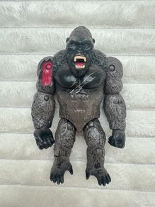 King Kong Legendary & WBEI Playmates approx 6 King Kong Wounded Arm Used Please see pictures