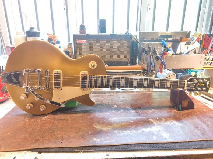 Chibson Les Paul Deluxe