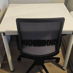 office folding table and Boss Design Vite chair