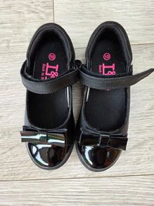 Brand new size 10 girls school shoes