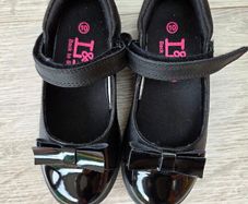 Brand new size 10 girls school shoes