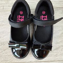 Brand new size 10 girls school shoes