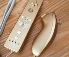 Official Nintendo Wii Zelda Controller & Club Nintendo Golden Nunchuk.