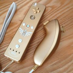 Official Nintendo Wii Zelda Controller & Club Nintendo Golden Nunchuk.