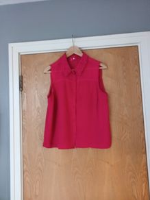 Primark  Sleevless  Blouse.    Size  14.