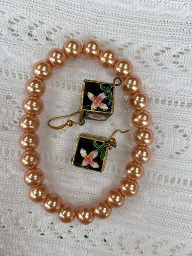Earrings/Bracelet
