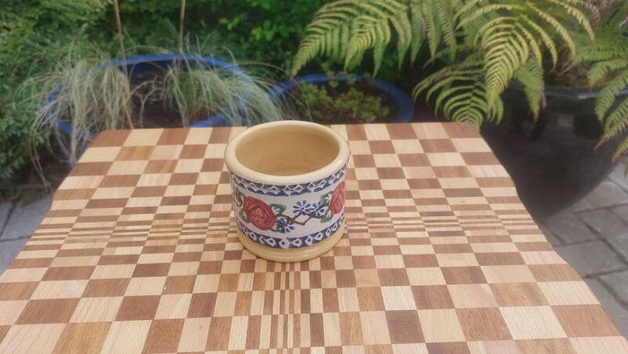 Beautiful Nicholas Mosse Small Straight-Sided Circular Pot/Bowl in the Popular but Discontinued "Kilfane Rose" Pattern, Circa 1996-2004
