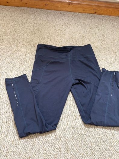 Lululemon leggings / navy / pockets / reflective/ new