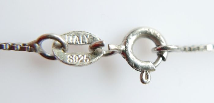 Vintage 925 Sterling Silver Ornate Clear Stone  Pendant & Necklace length 20" - 3g