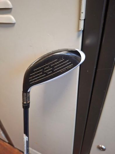 taylormade sim 2 max only used once