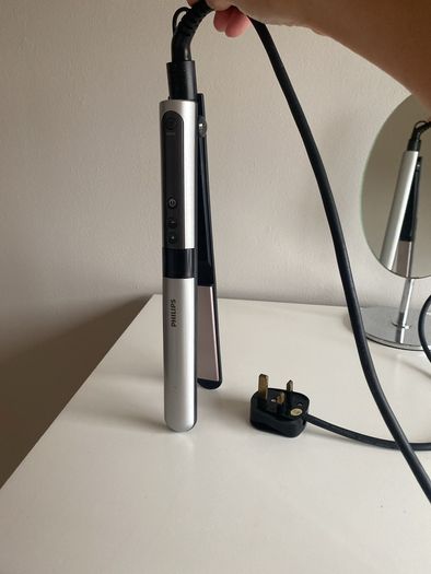 Philips HP8361 Ionic Hair Straightener with Ceramic Plates