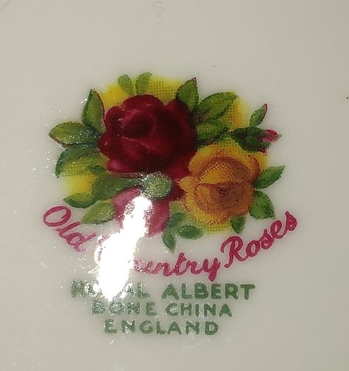 Royal Albert Old Country Roses saucer