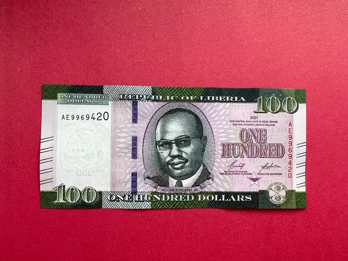 Liberia  100  Dollars  2021  Pick 41a  ( Uncirculated )