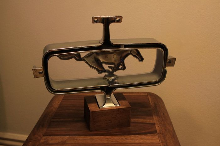 FORD 1964-1965 Mustang Pony Chrome Grill Emblem Display Muscle Car