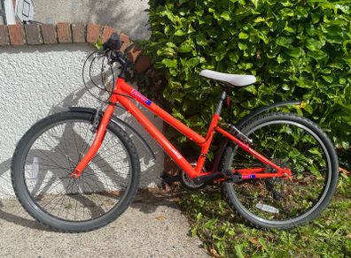 Girls Mountain Bike 24 inches Great Condition