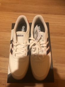 Brand NEW Adidas Men's shoe size 9.5(44)cash or swap