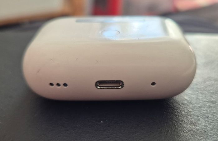 Apple Airpods Pro 2 - Case & Right ONLY