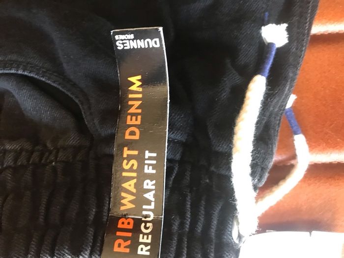 Boys dunnes trousers size 25''. Fit 11 or 12 years I believe.