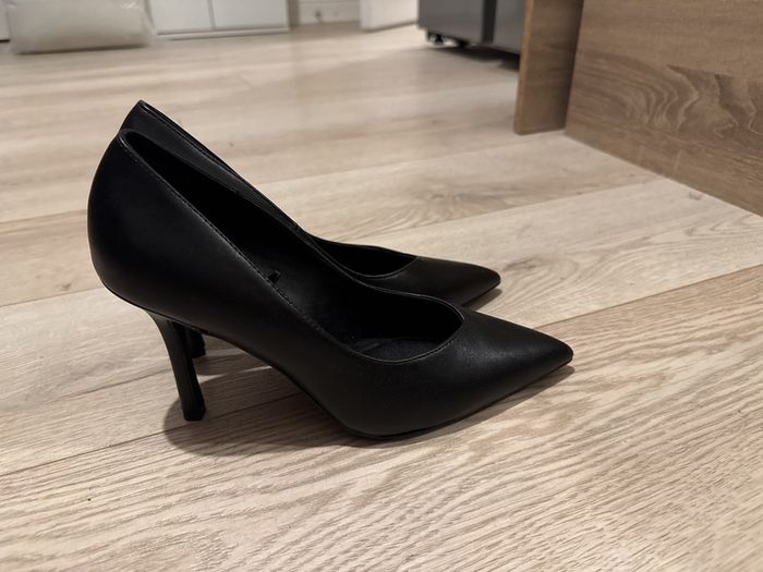 High heels brand new size 5