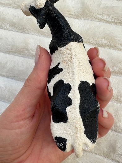 Schleich Farm Animal Dairy Cow Figure D-73527 Used approx. 8 cm. Damaged Please see photos
