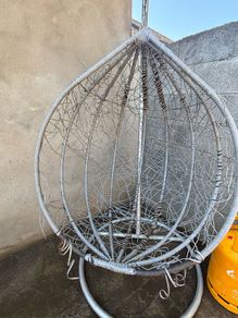 egg chair