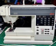 ELNA Diva 8000 Sewing machine - Serviced - Excellent condition - Swiss manufactured quality machine
