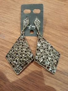 Beautiful Diamonte Costume Earrings