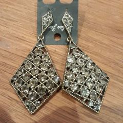 Beautiful Diamonte Costume Earrings