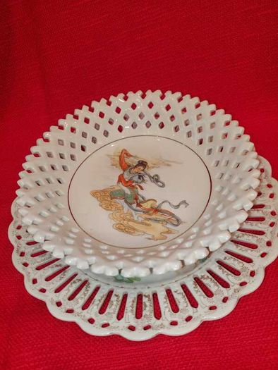 China Fruit Bowl / Serving Dish