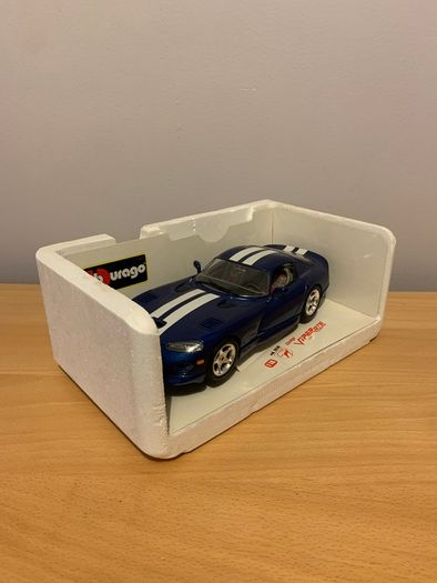 1/18 Burago Model Car Dodge Viper GTS Coupe 1996