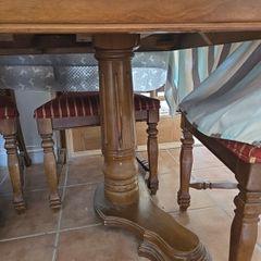 Vintage Table and 5 Chairs