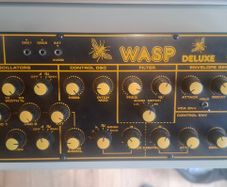 Behringer Wasp Deluxe