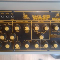 Behringer Wasp Deluxe