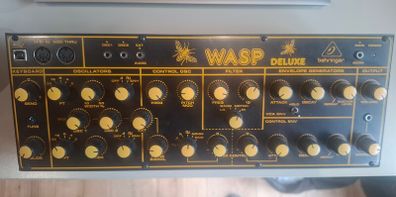 Behringer Wasp Deluxe