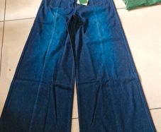 Gorgeous soft denim high waisted halara jeans